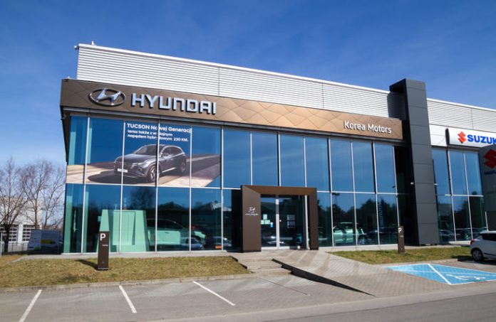 Hyundai and Suzuki dealer building